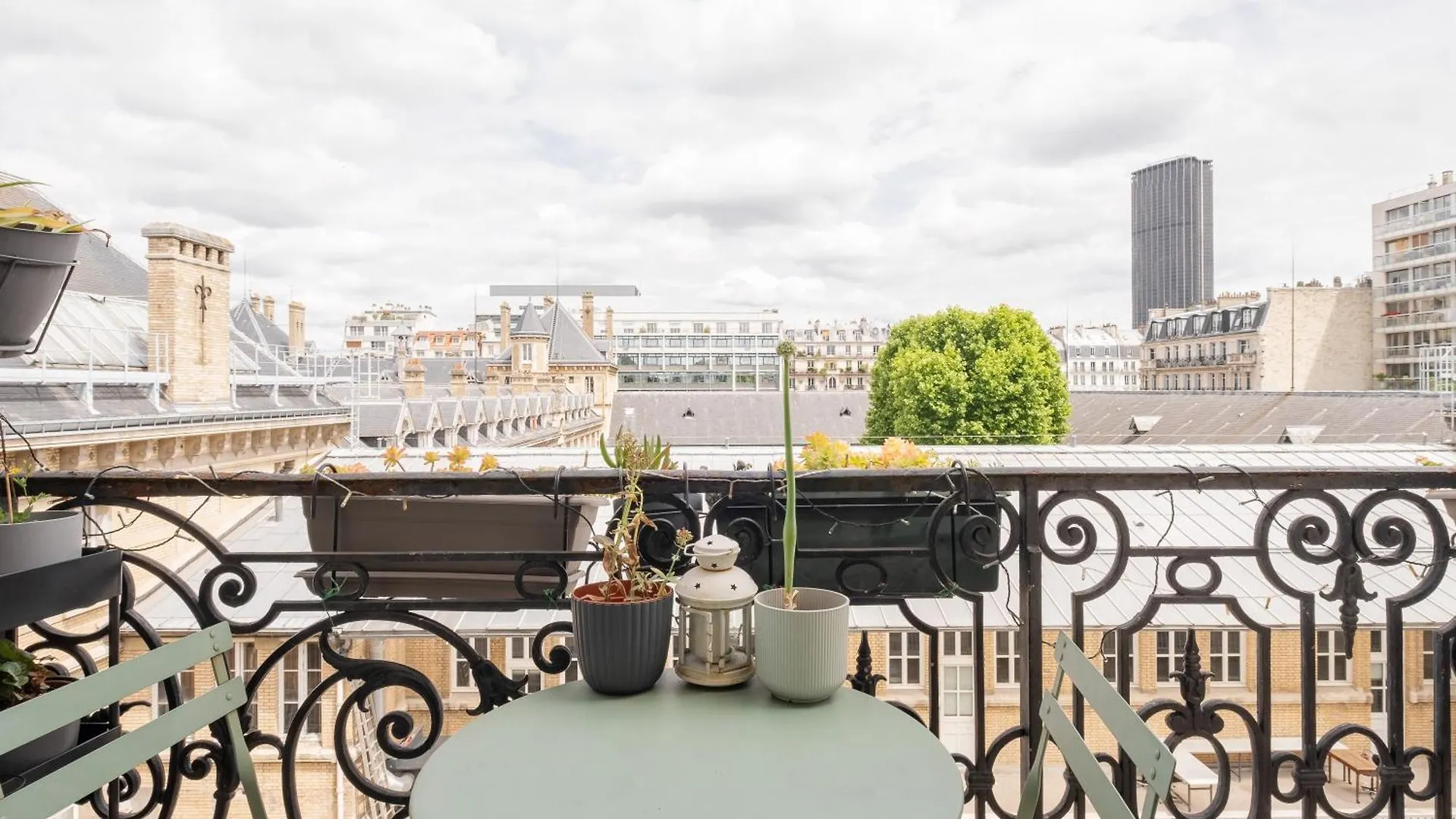 Veeve - Parisian Vistas Apartment