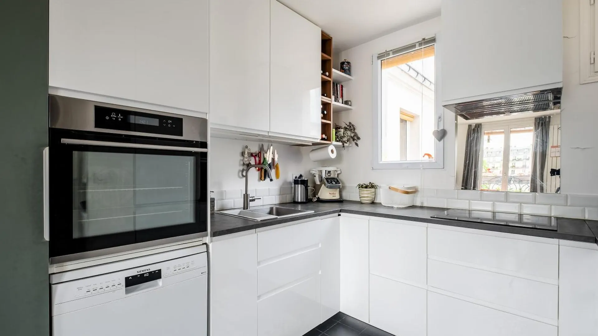Veeve - Parisian Vistas Apartment Paris